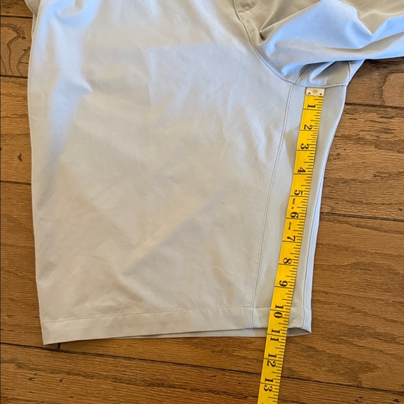 adidas Men's Light Gray Flat Front Golf Shorts - Picture 5 of 5